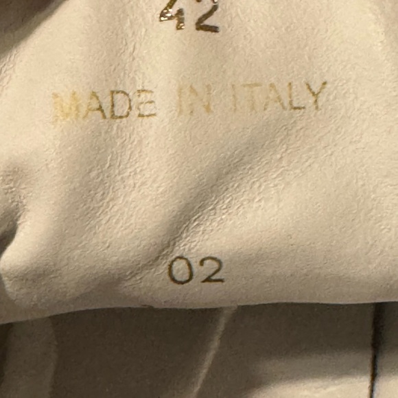 Oliver Cabell Classic White Sneakers - Picture 9 of 9